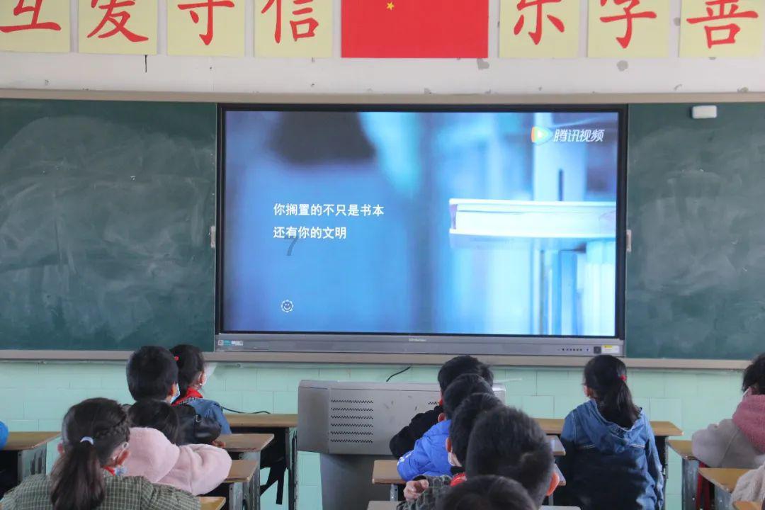 阴道炎是女性常见的一种炎症性疾病，给患者带来不适和困扰