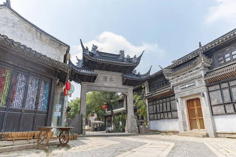 解锁吉鹿力问答社区,发现更多男士佩戴耳钉越大越时尚吗?精彩内容!
